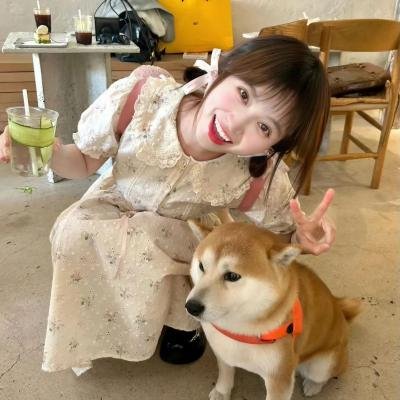 模仿女孩